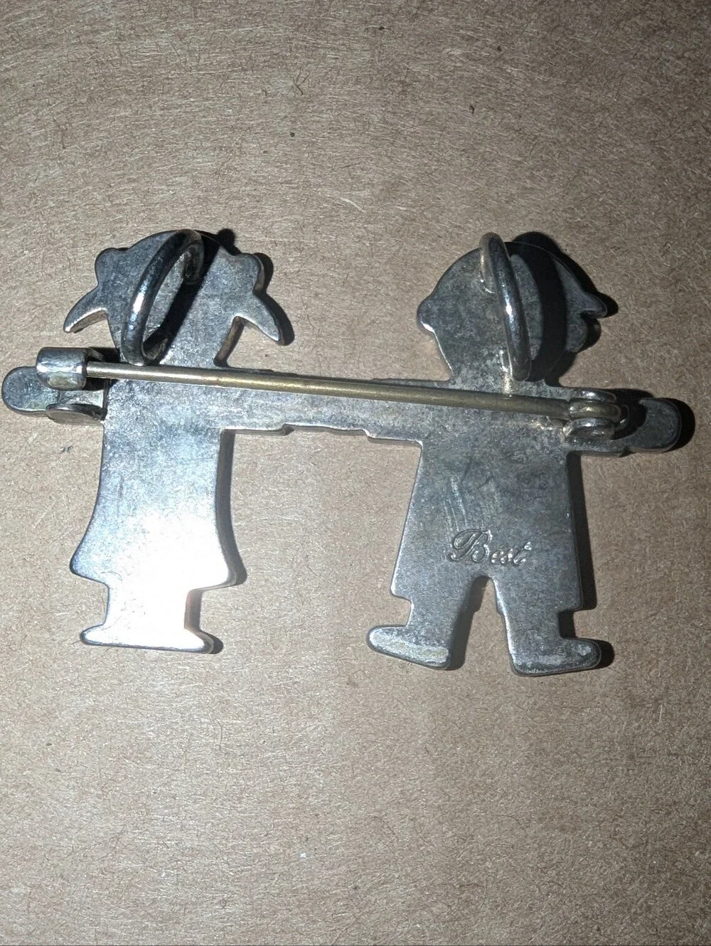 Boy And Girl Holding Hands Brooch Necklace Pin 90s Best
